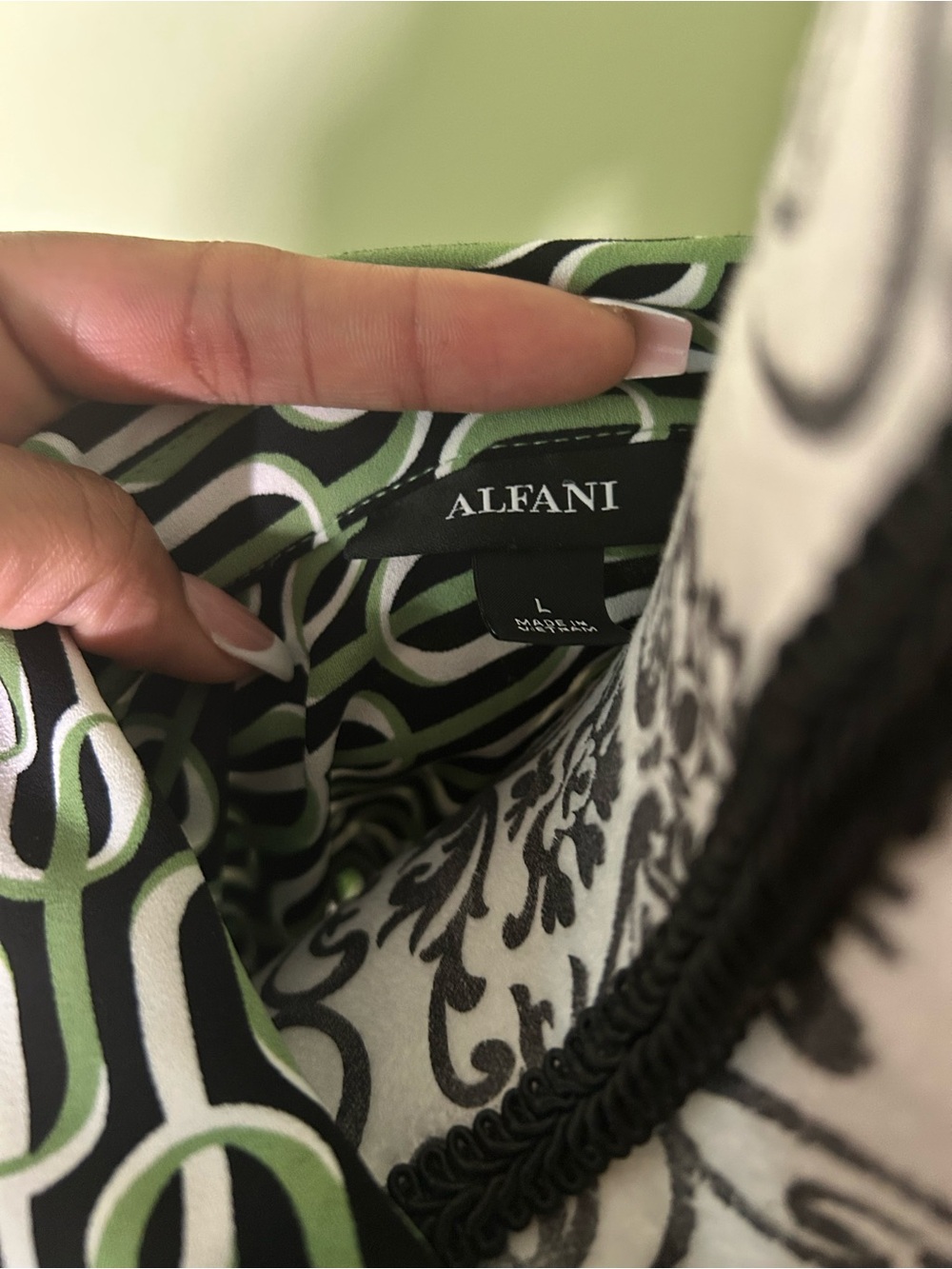Alfani Green Black White Link-Print Blouse